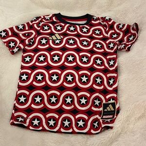 Adidas MARVEL captain america top